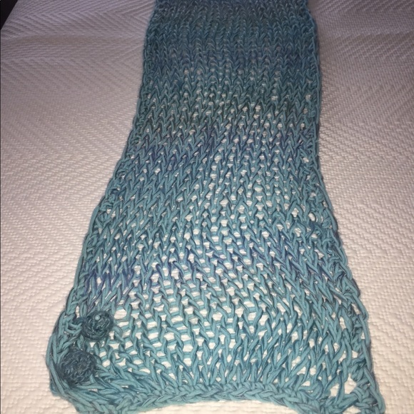 Handmade Knit Shawl - Turquoise - Picture 5 of 6